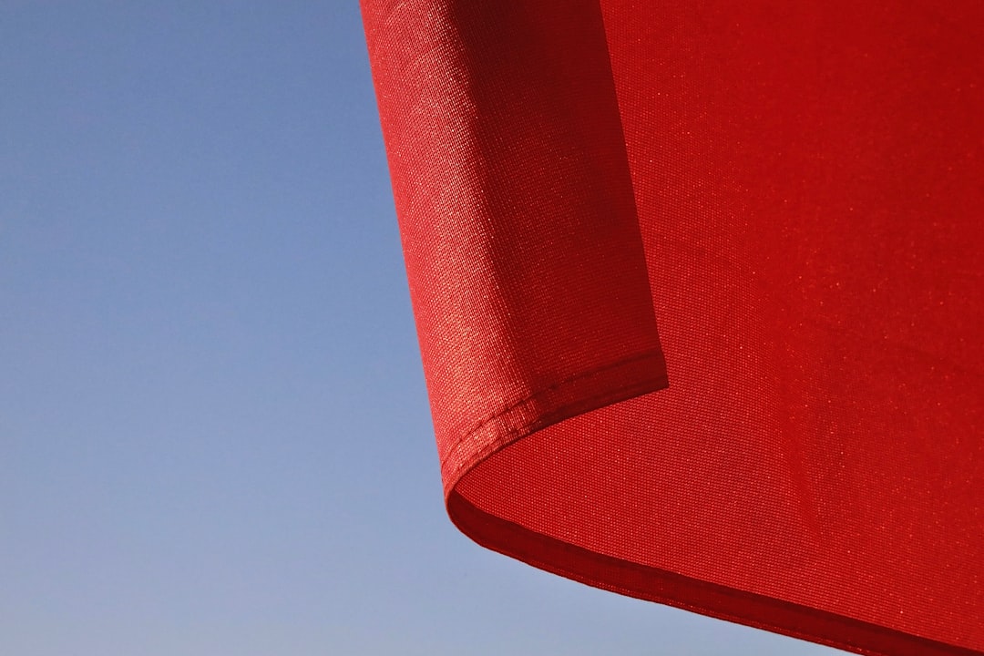 Photo Red flags